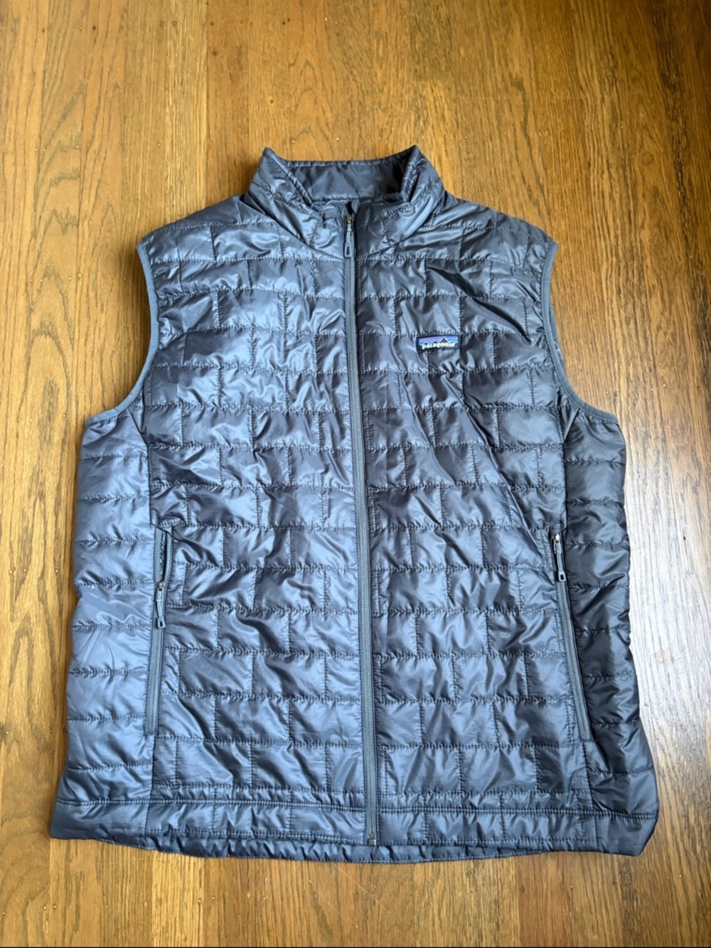 Patagonia men’s nano puff Quilted Vest in Charcoal size xl